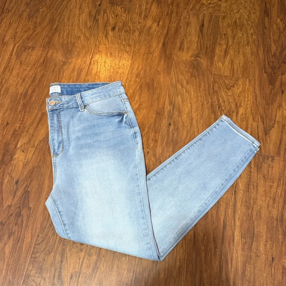 Time and Tru Women's Light Blue Skinny Jeans - Picture 1 of 5